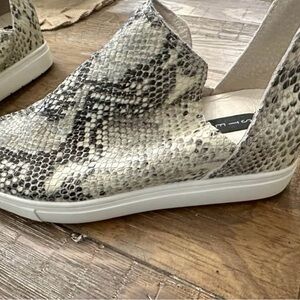 Steve Madden Gray and Black Snakeskin Sneakers